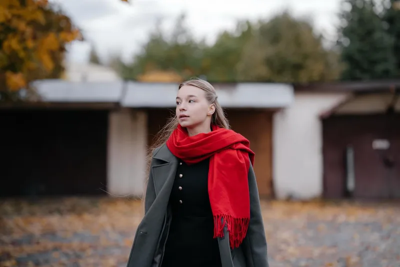 Сохраняю характер в портрете: «Город в цвете осени», кадр 8